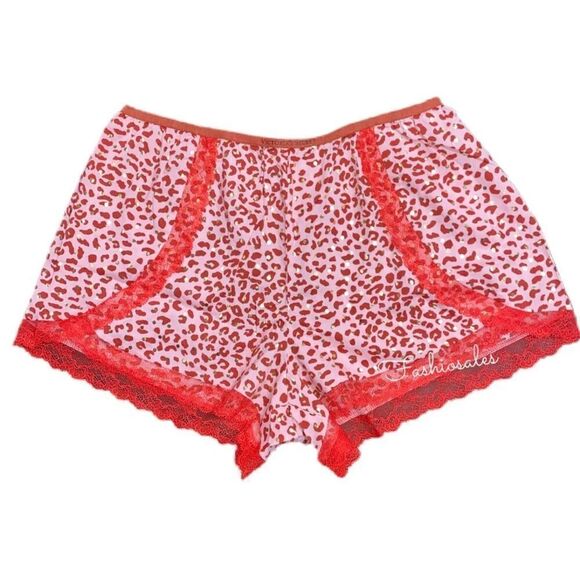 Victoria’s Secret Soft 3/4 sleeve top & animal print shorts pajama set Small - Picture 4 of 4